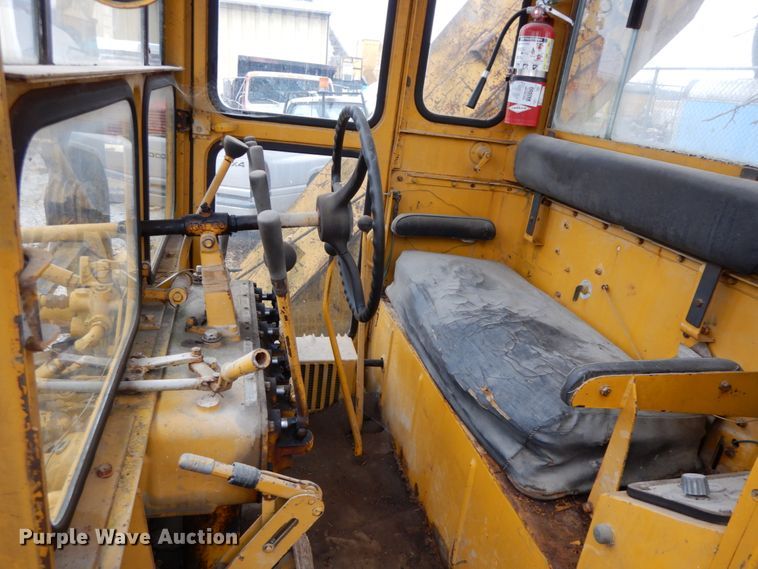 image for item HP9120 1971 Caterpillar 112F  rigid frame motor grader