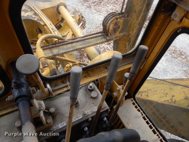 image for item HP9120 1971 Caterpillar 112F  rigid frame motor grader