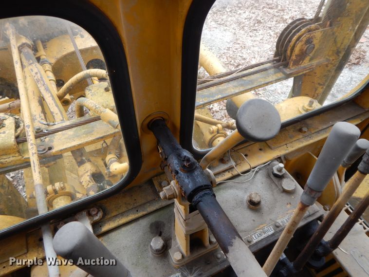 image for item HP9120 1971 Caterpillar 112F  rigid frame motor grader