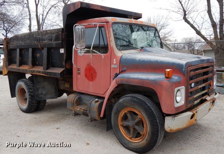 image for item HP9121 1987 International 1654  dump truck