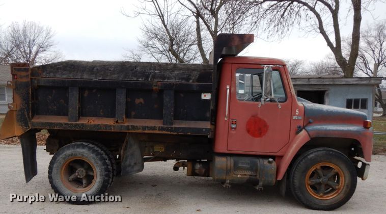 image for item HP9121 1987 International 1654  dump truck