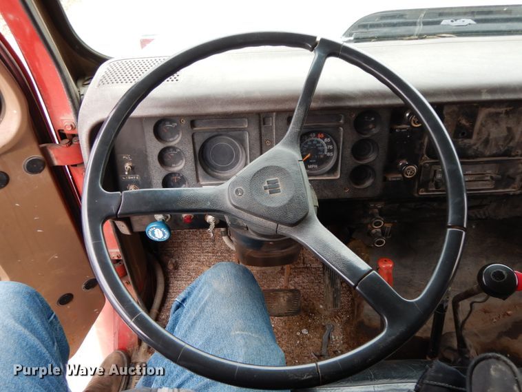 image for item HP9121 1987 International 1654  dump truck