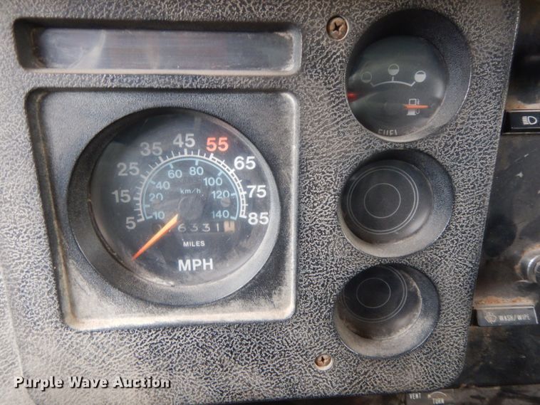 image for item HP9121 1987 International 1654  dump truck