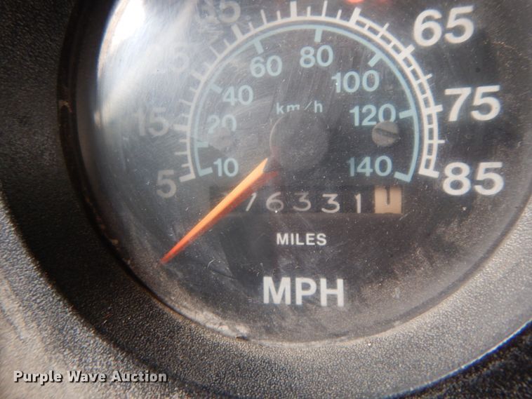 image for item HP9121 1987 International 1654  dump truck