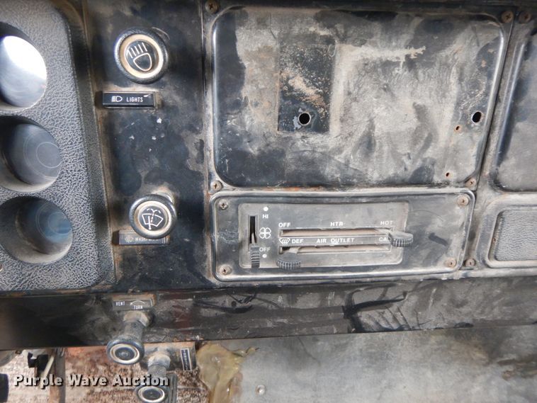 image for item HP9121 1987 International 1654  dump truck