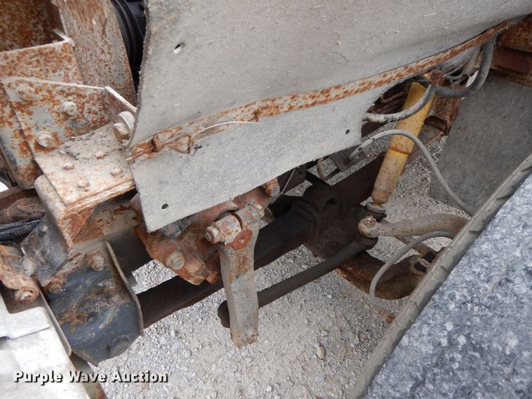 image for item HP9121 1987 International 1654  dump truck