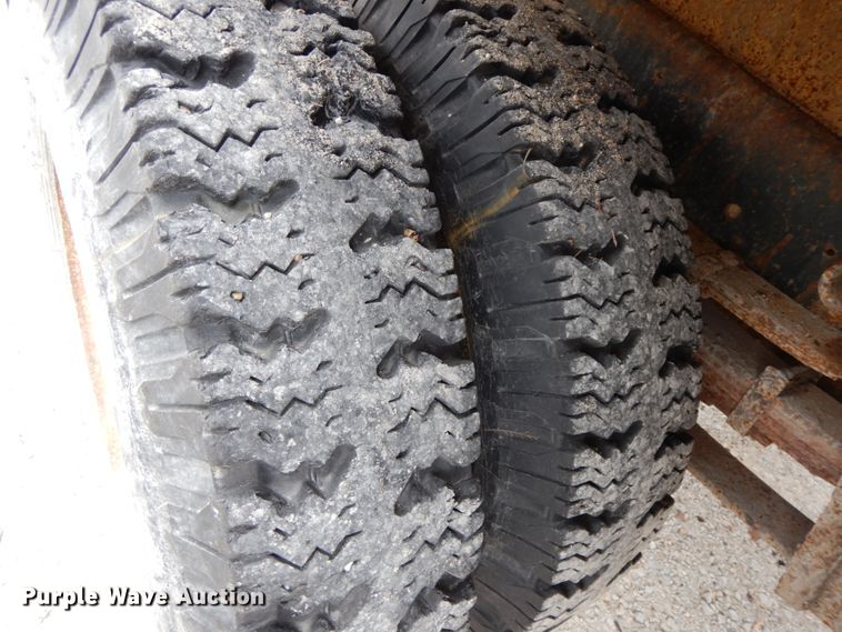 image for item HP9121 1987 International 1654  dump truck