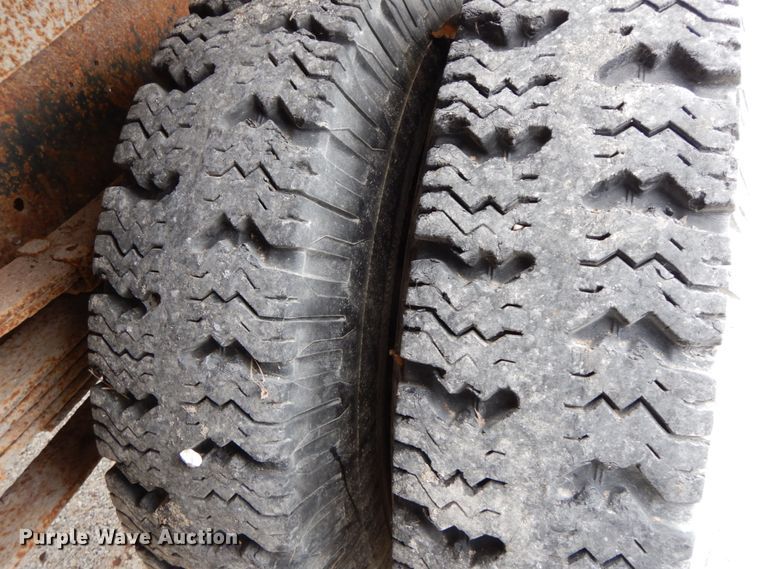 image for item HP9121 1987 International 1654  dump truck