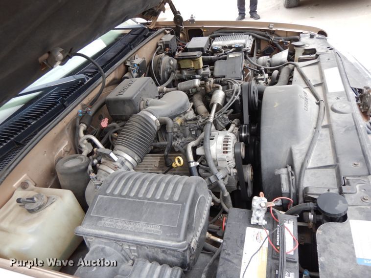 image for item HP9127 1999 Chevrolet Suburban  SUV