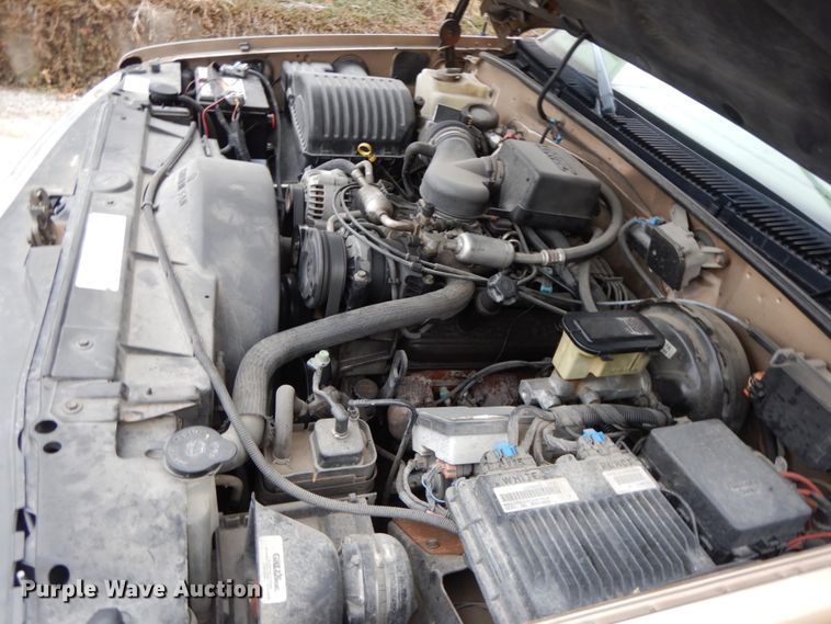 image for item HP9127 1999 Chevrolet Suburban  SUV