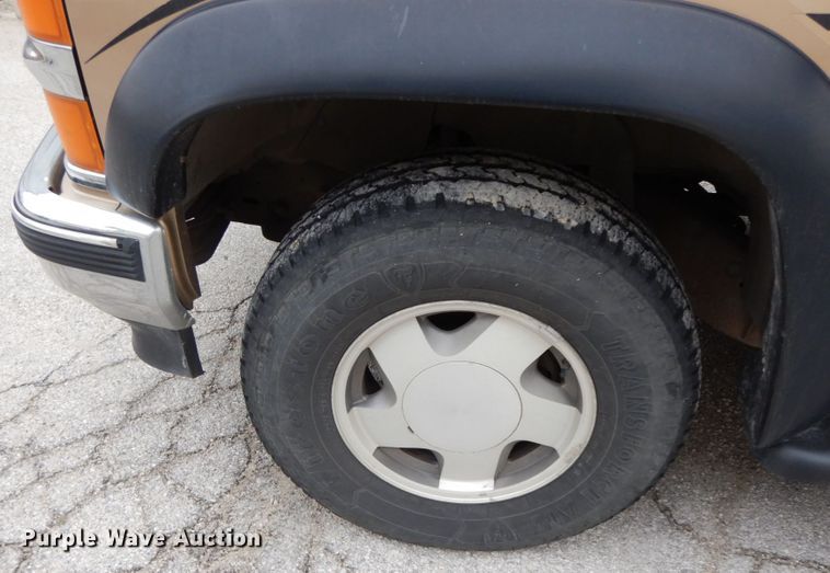image for item HP9127 1999 Chevrolet Suburban  SUV