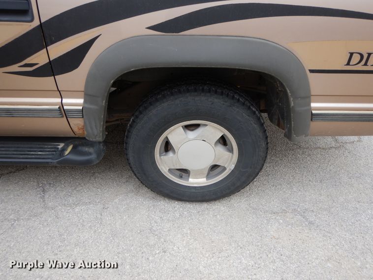 image for item HP9127 1999 Chevrolet Suburban  SUV