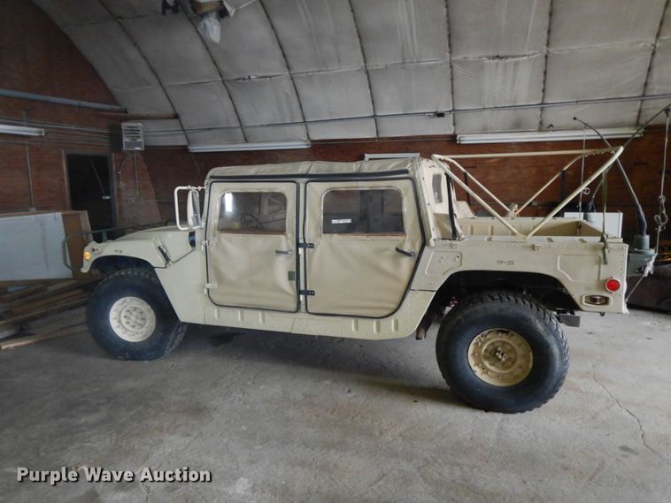 image for item HP9128 American General M998 Humvee  SUV