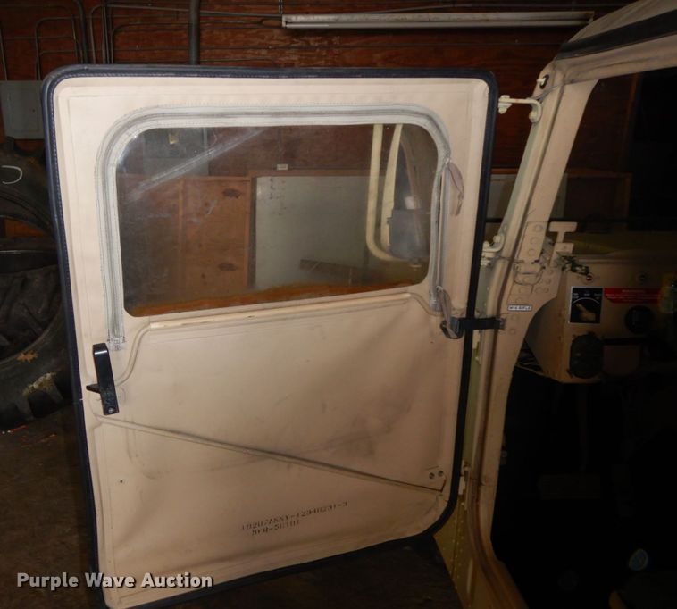 image for item HP9128 American General M998 Humvee  SUV