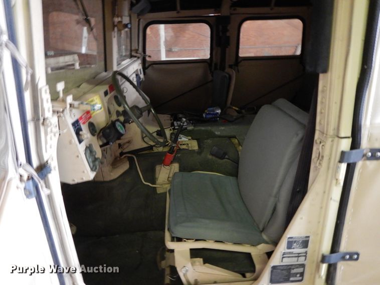 image for item HP9128 American General M998 Humvee  SUV