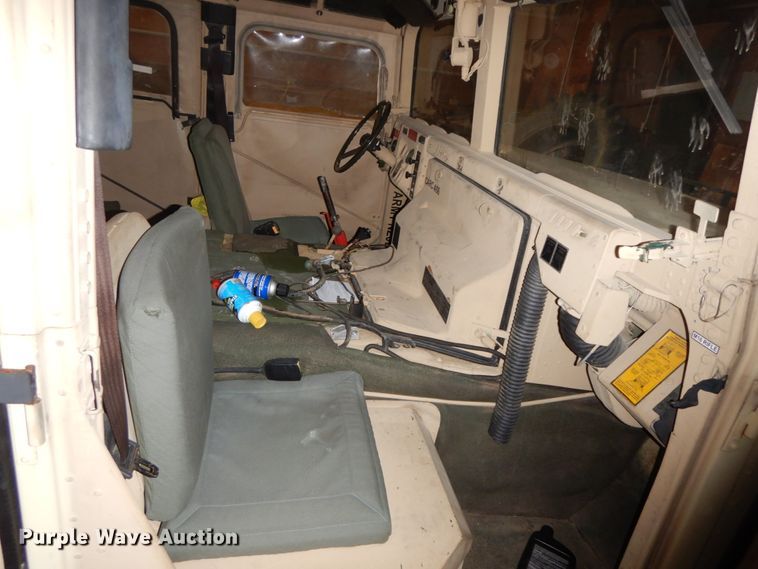 image for item HP9128 American General M998 Humvee  SUV