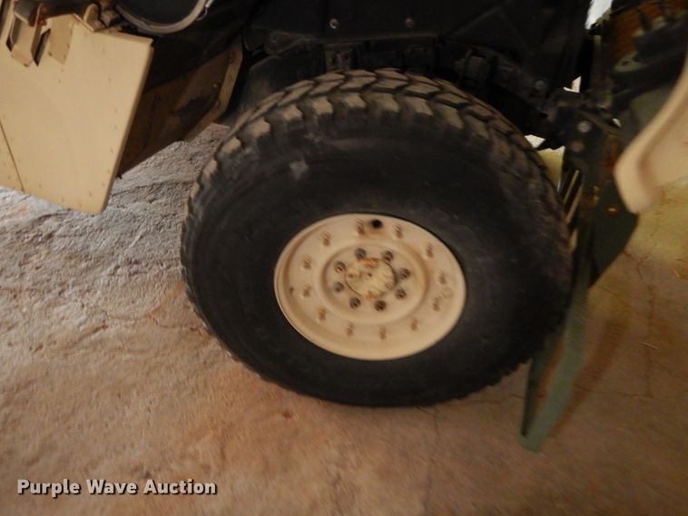 image for item HP9128 American General M998 Humvee  SUV