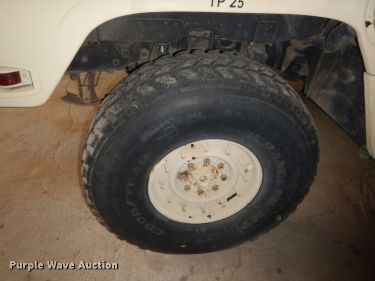 image for item HP9128 American General M998 Humvee  SUV