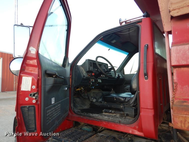 image for item HV9568 1997 Chevrolet C8500  dump truck
