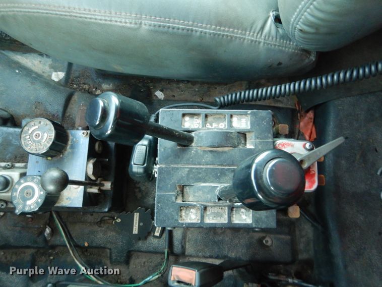 image for item HV9568 1997 Chevrolet C8500  dump truck