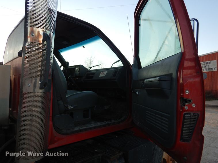 image for item HV9568 1997 Chevrolet C8500  dump truck