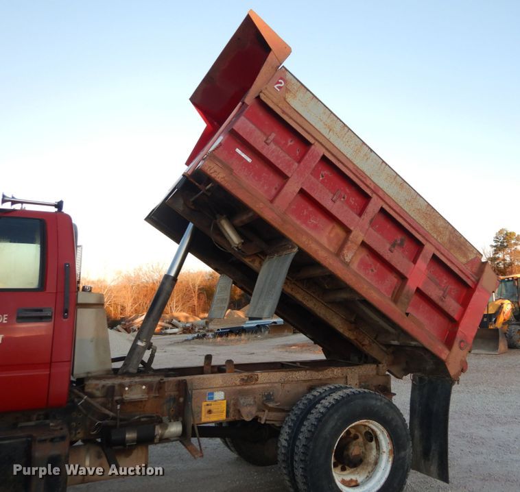 image for item HV9568 1997 Chevrolet C8500  dump truck