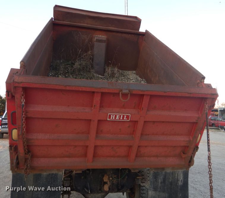 image for item HV9568 1997 Chevrolet C8500  dump truck