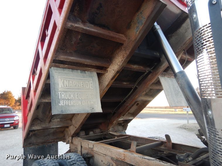 image for item HV9568 1997 Chevrolet C8500  dump truck