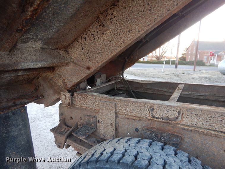 image for item HV9568 1997 Chevrolet C8500  dump truck