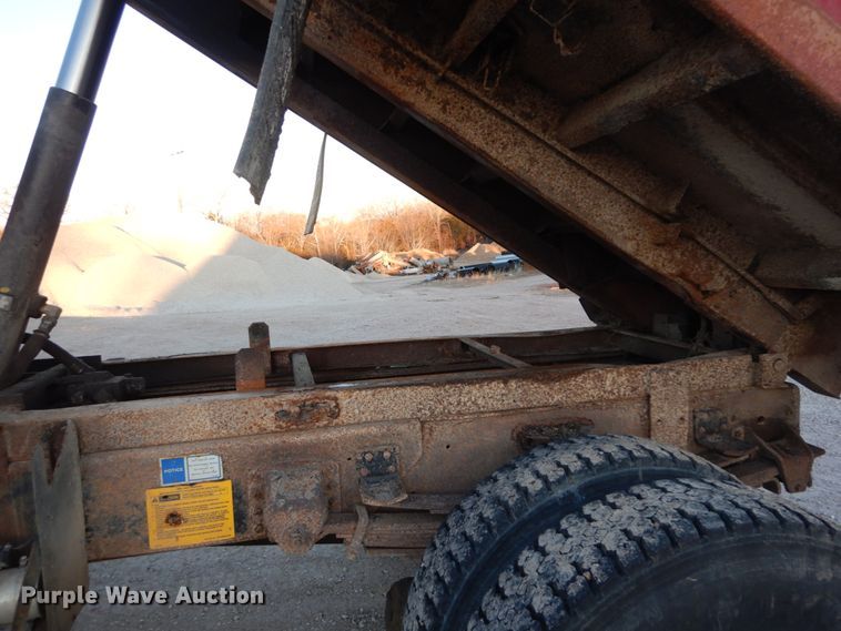 image for item HV9568 1997 Chevrolet C8500  dump truck