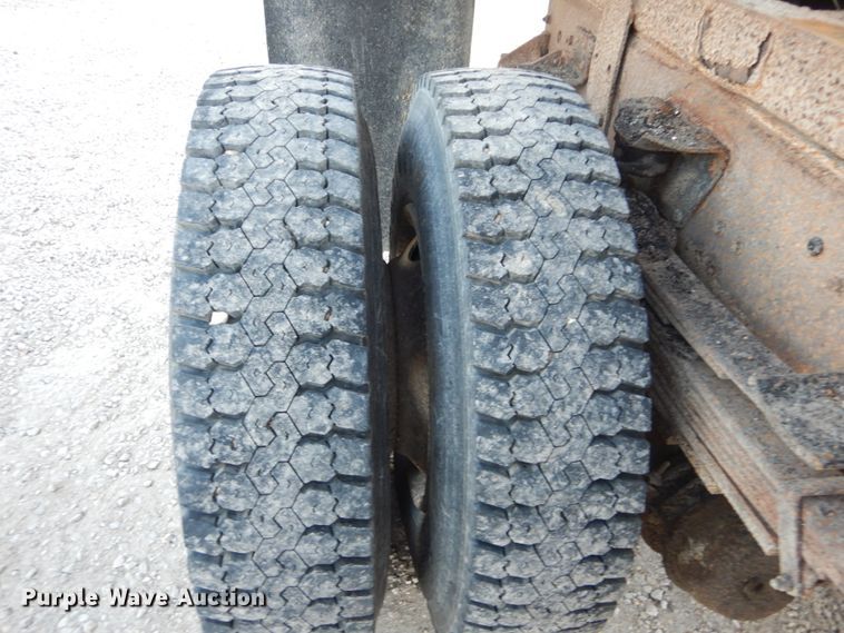 image for item HV9568 1997 Chevrolet C8500  dump truck