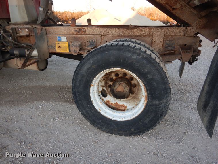 image for item HV9568 1997 Chevrolet C8500  dump truck