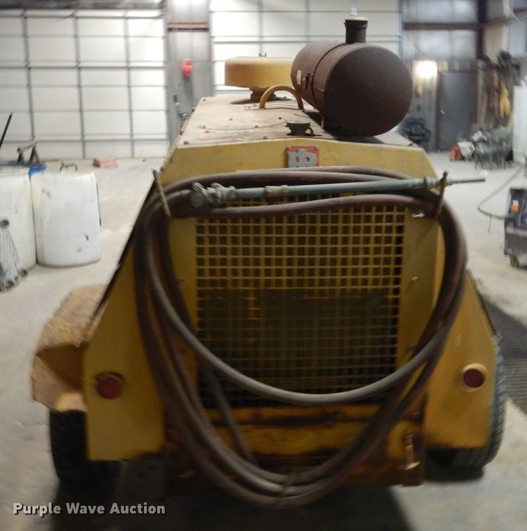 image for item HV9571 Ingersoll Rand D175  air compressor