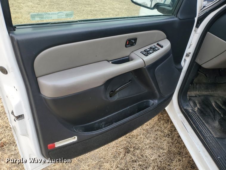 image for item HW9582 2002 Chevrolet Tahoe Police  SUV