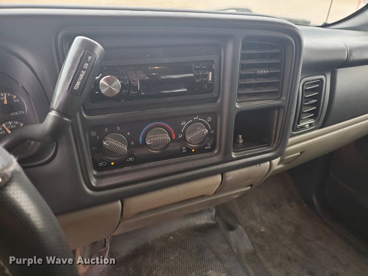 image for item HW9582 2002 Chevrolet Tahoe Police  SUV