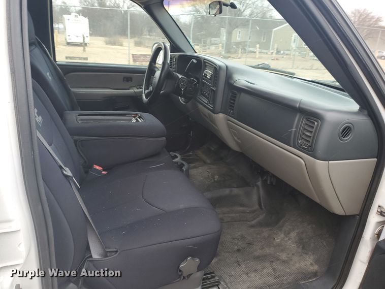 image for item HW9582 2002 Chevrolet Tahoe Police  SUV