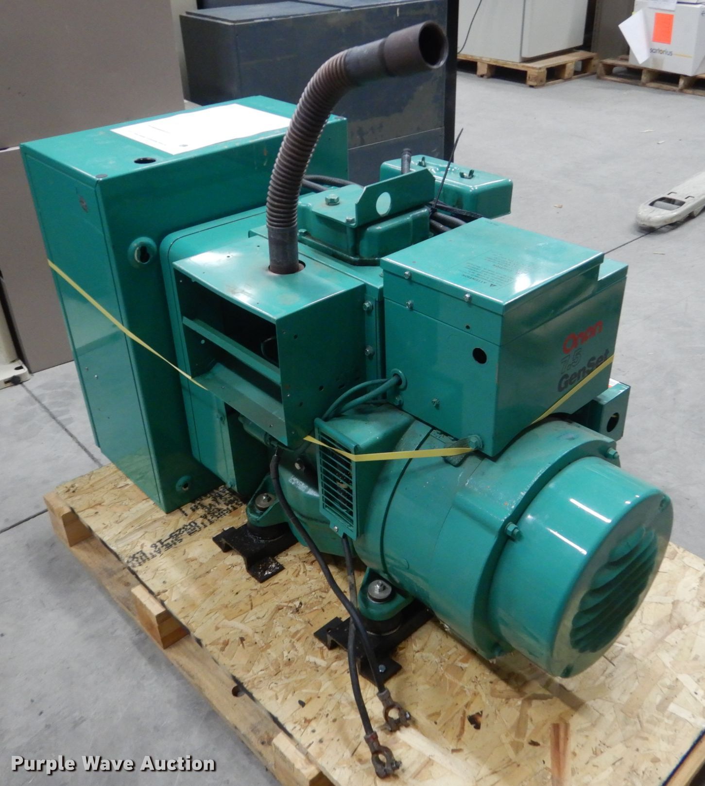 Onan 7.5JBFL165810 generator in Pierre, SD Item DC8804 sold Purple