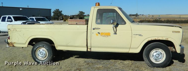 image for item DE4559 1981 Ford F100  pickup truck