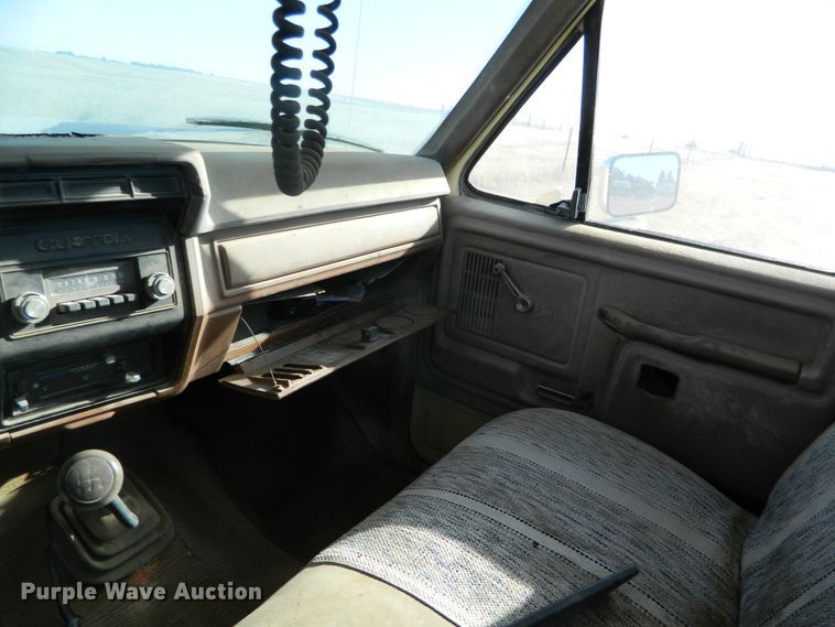 image for item DE4559 1981 Ford F100  pickup truck