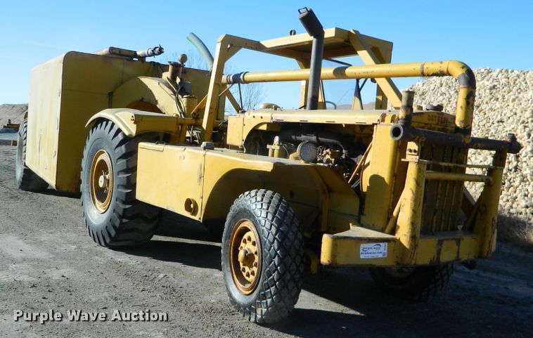 image for item DE4564 Caterpillar DW15  water wagon