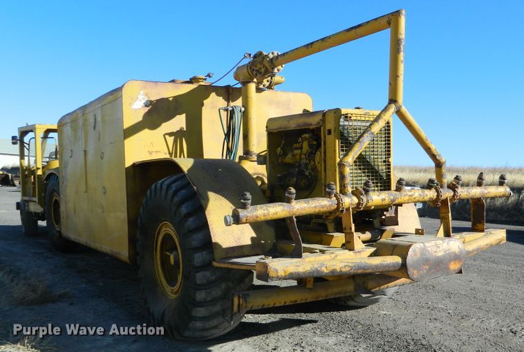 image for item DE4564 Caterpillar DW15  water wagon