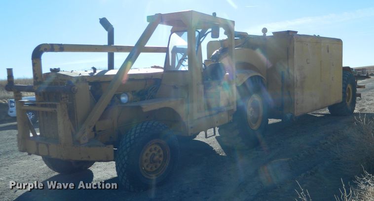 image for item DE4564 Caterpillar DW15  water wagon