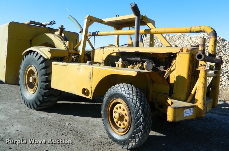 image for item DE4564 Caterpillar DW15  water wagon