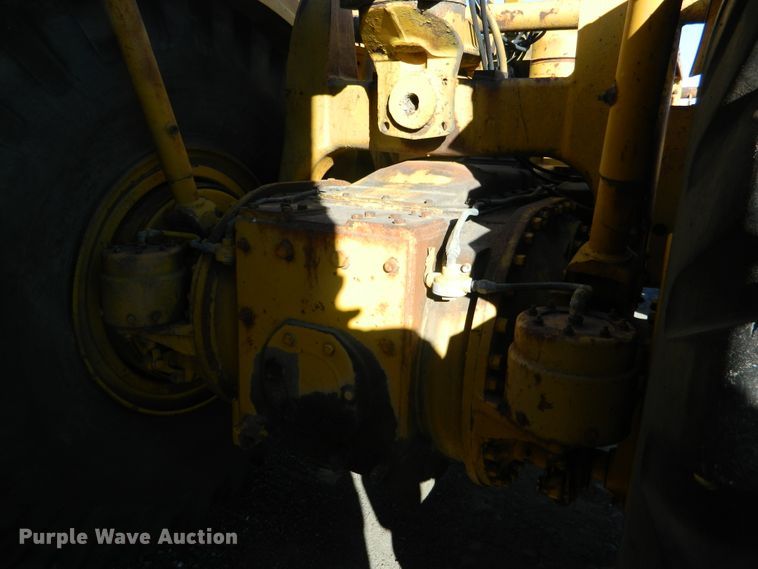 image for item DE4564 Caterpillar DW15  water wagon