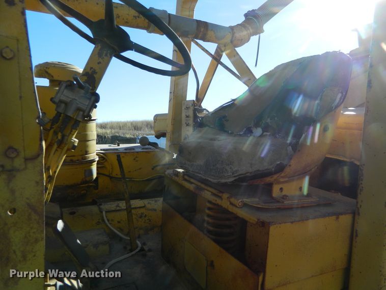 image for item DE4564 Caterpillar DW15  water wagon