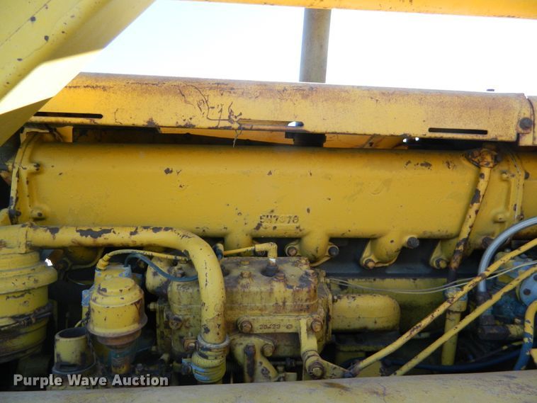 image for item DE4564 Caterpillar DW15  water wagon