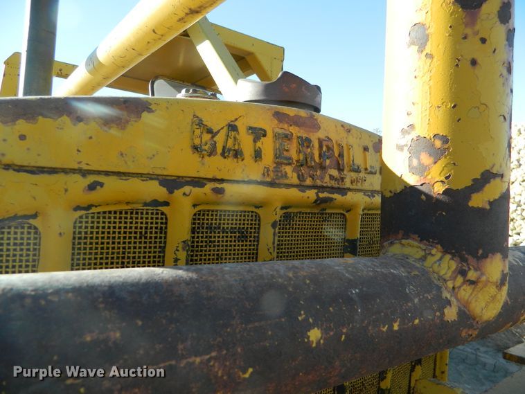 image for item DE4564 Caterpillar DW15  water wagon
