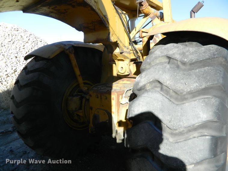 image for item DE4564 Caterpillar DW15  water wagon