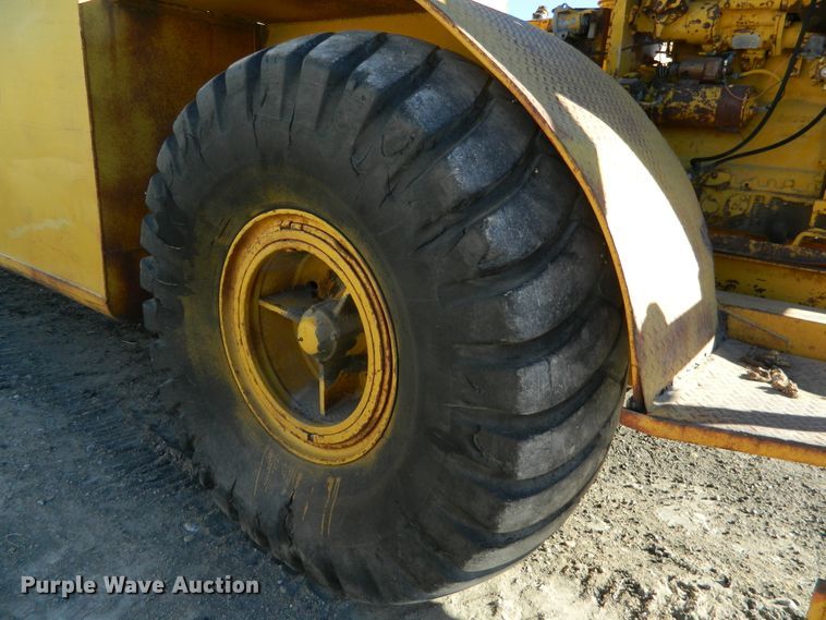 image for item DE4564 Caterpillar DW15  water wagon
