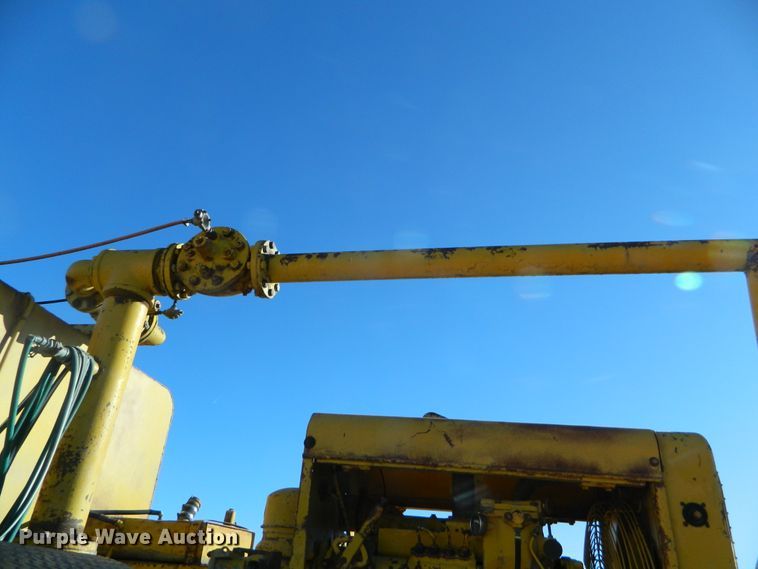 image for item DE4564 Caterpillar DW15  water wagon